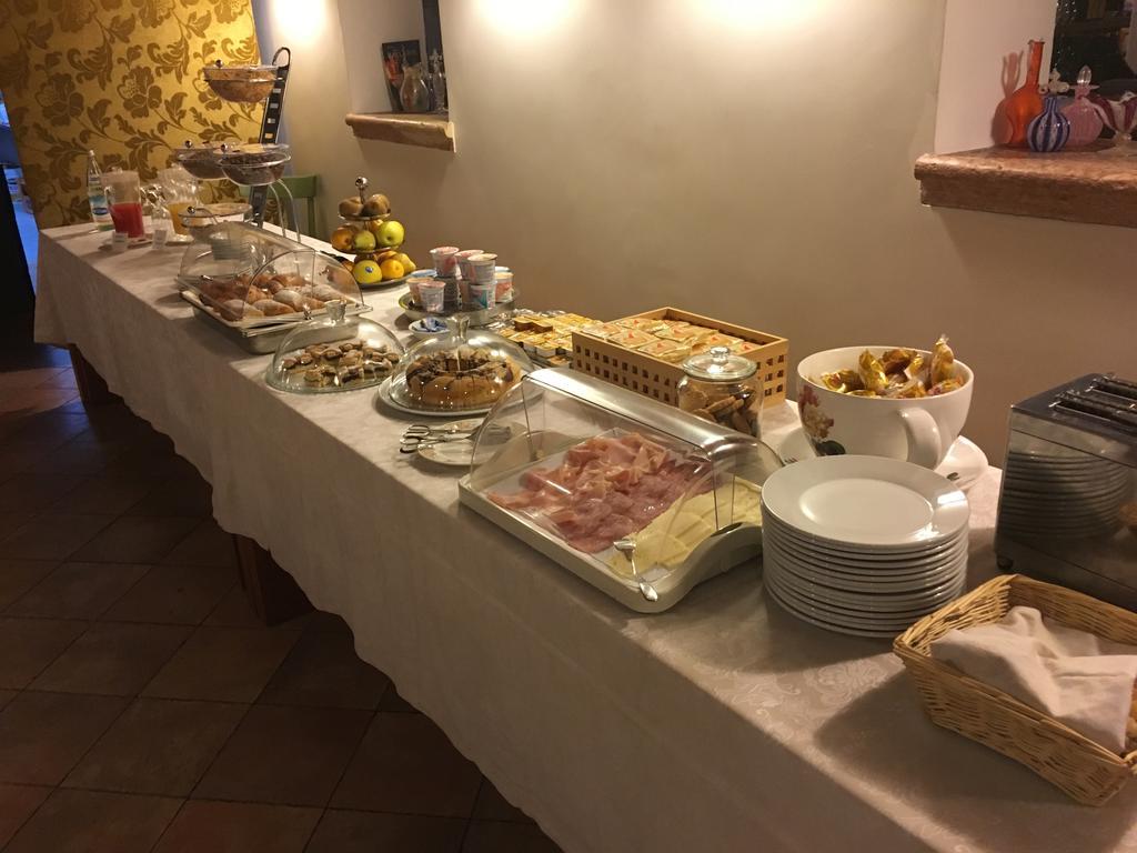Hotel 5 Colonne Мирано Экстерьер фото