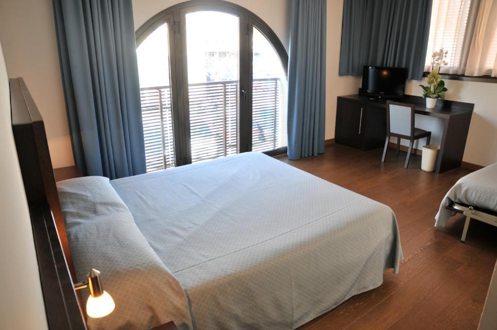 Hotel 5 Colonne Мирано Номер фото