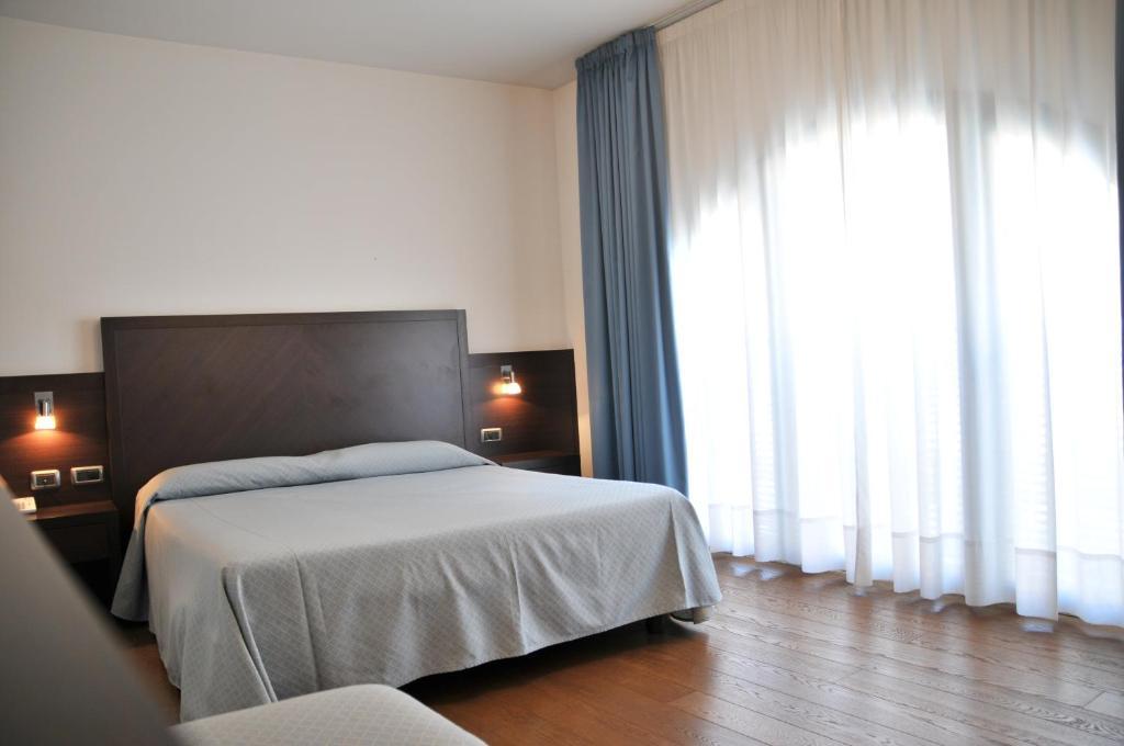 Hotel 5 Colonne Мирано Номер фото