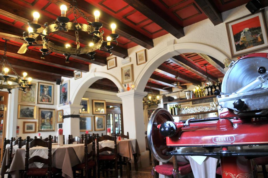 Hotel 5 Colonne Мирано Экстерьер фото